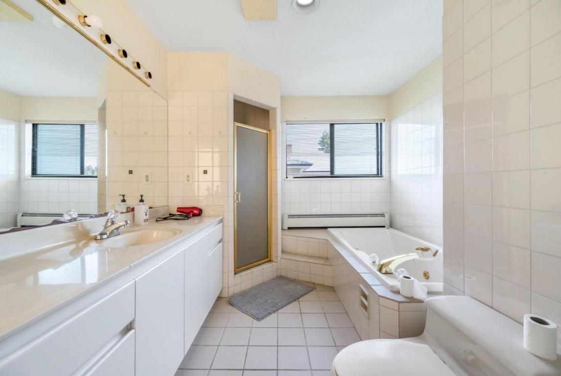 Stylish & Central Vancouver Retreat - Steps From Local Attractions! Apartment ภายนอก รูปภาพ